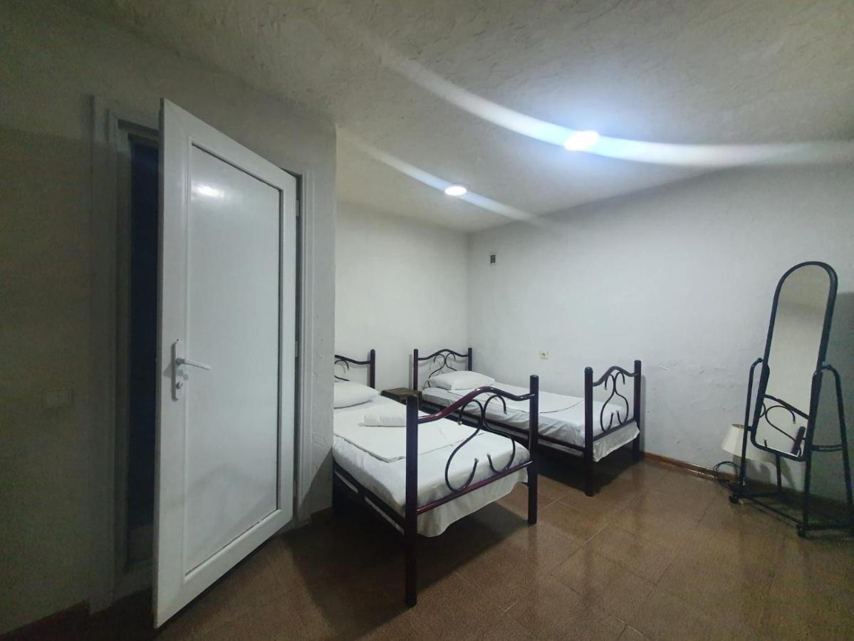Guest House Zemeli Тбилиси Екстериор снимка