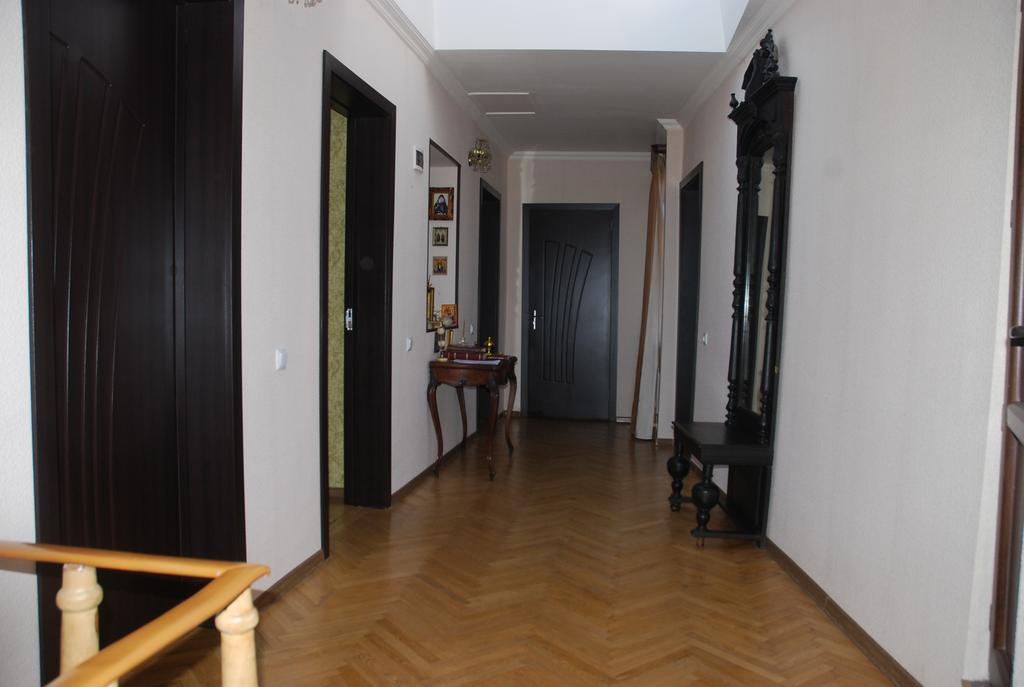 Guest House Zemeli Тбилиси Екстериор снимка